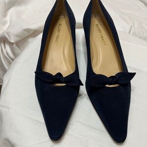 NEW! Ellen Tracy Navy Fabric Pumps